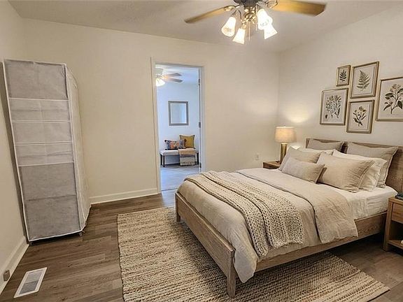 5th image of 1141 W Fieldcrest Rd