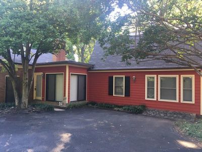 5535 Fairview Rd, Charlotte, NC, 28209