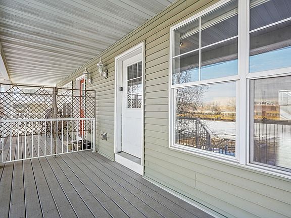 4th image of 2880 Clover Ridge Dr
