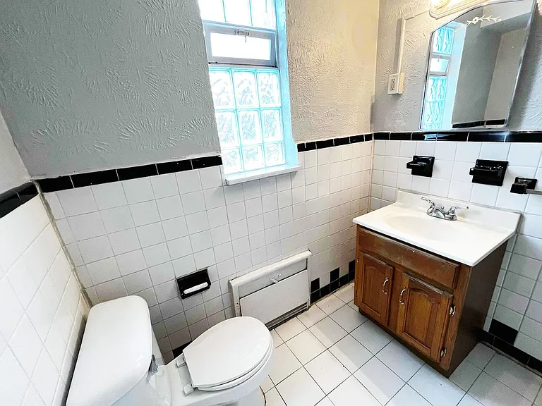 596 Lowell Ave — Photo 13
