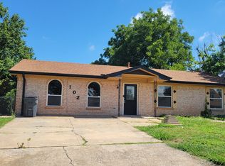 102 NE English St, Lawton, OK 73507