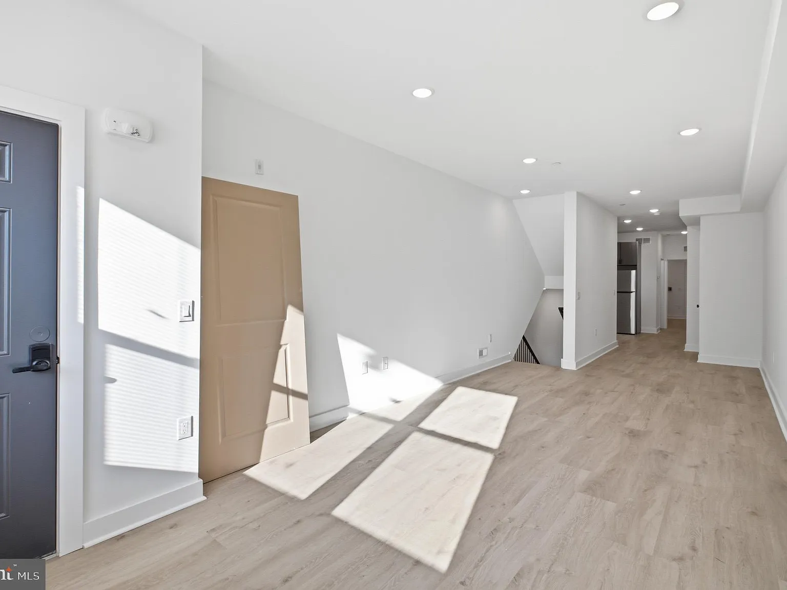 3 bed, $1,900 — Photo 3