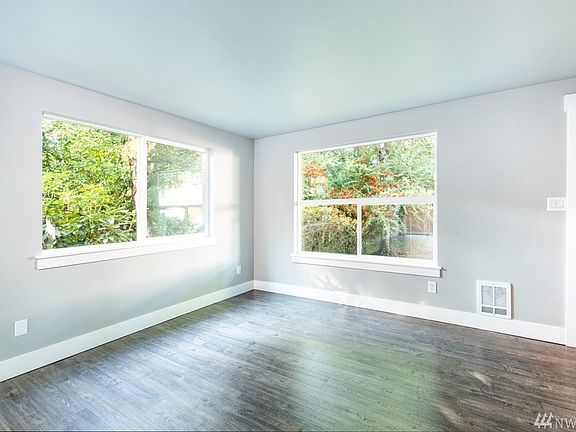 4th image of 1016 9th St SE APT 14