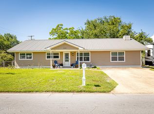 2136 Rustwood Dr, Biloxi, MS 39532