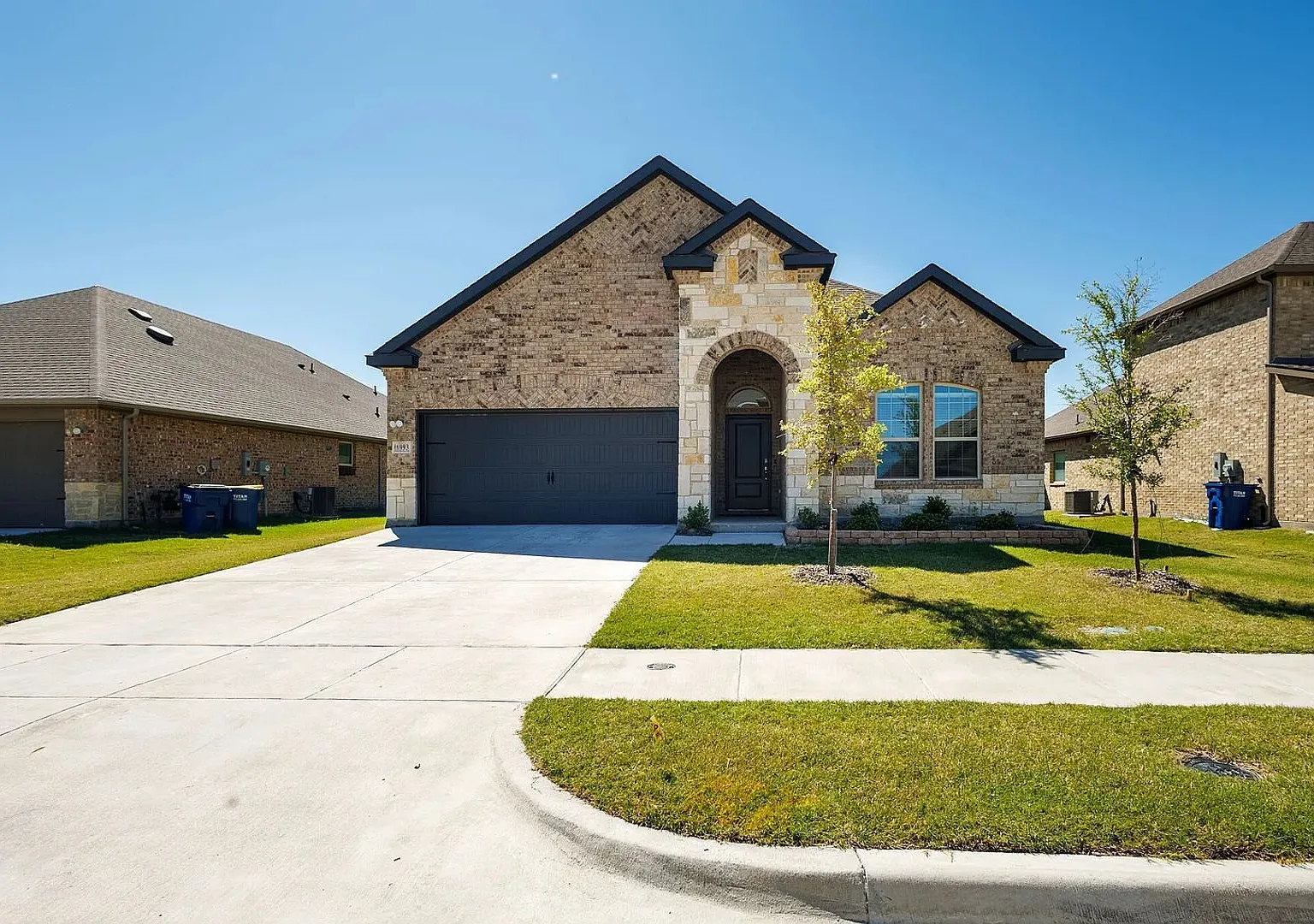 Room in 4 Bedroom Home in Garland — Photo 1