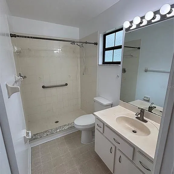 3906 NE 22nd St — Photo 18