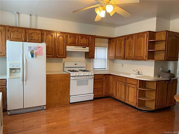 4th image of 42 Marble Ave #1F