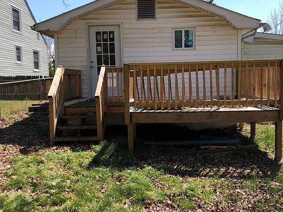2nd image of 2721 White Oak Ln
