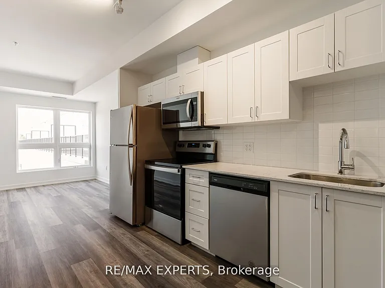 430 Essa Rd #424 — Photo 7