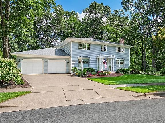 3rd image of 1418 White Pine Drive