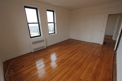 4th image of 4554 41st St