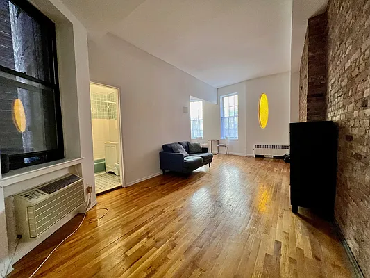 Rented by City Connections Realty | media 13