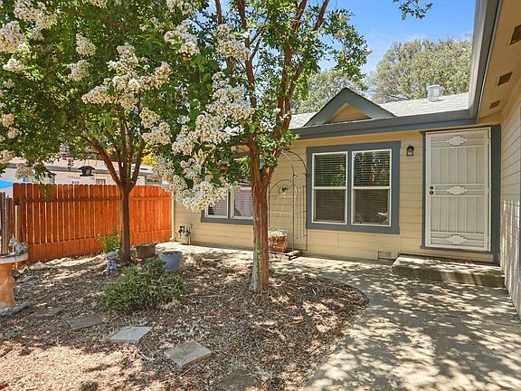 5th image of 6019 W Park Dr