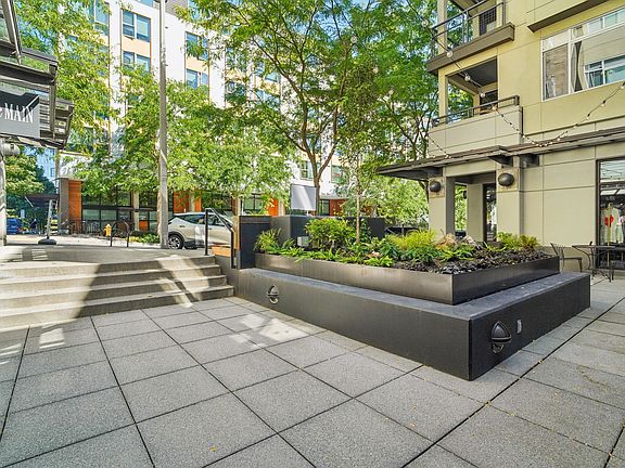 4th image of 37 103rd Ave NE APT 511