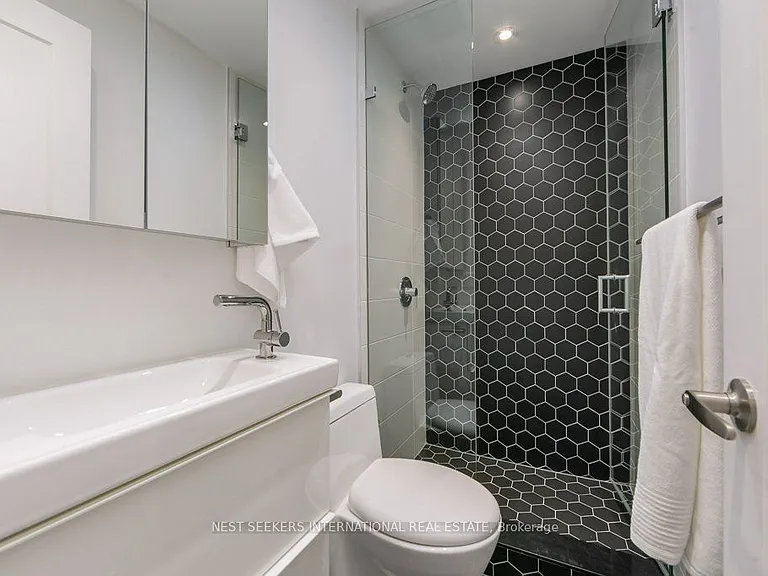 1555 Bloor St W #4 — Photo 13