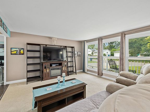 2nd image of 1331 Scots Ln