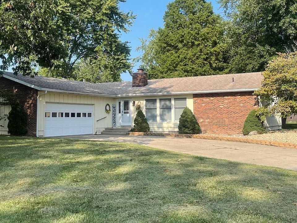 1st image of 202 Woodland Dr