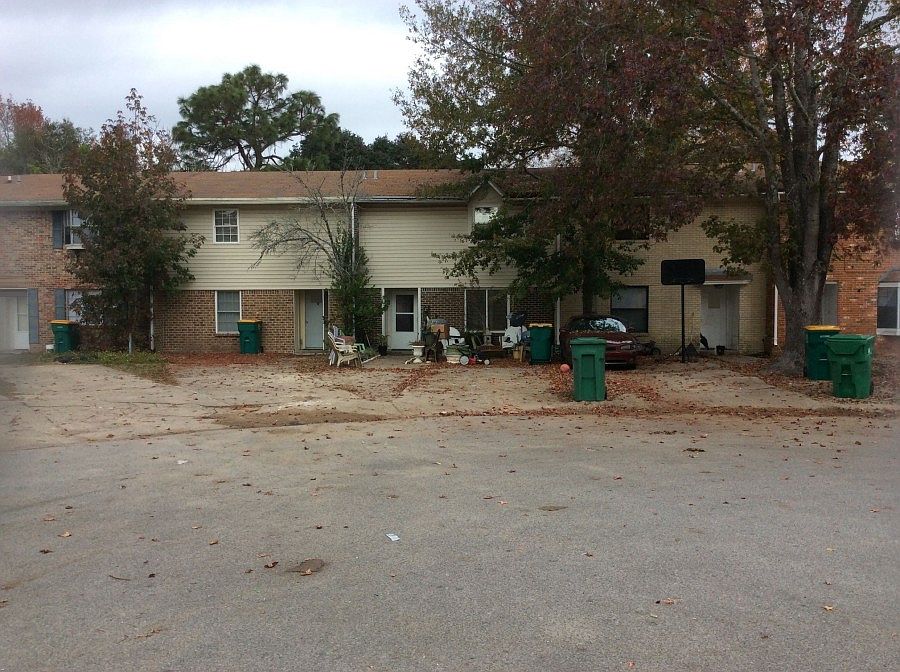 1st image of 142 Valencia Dr