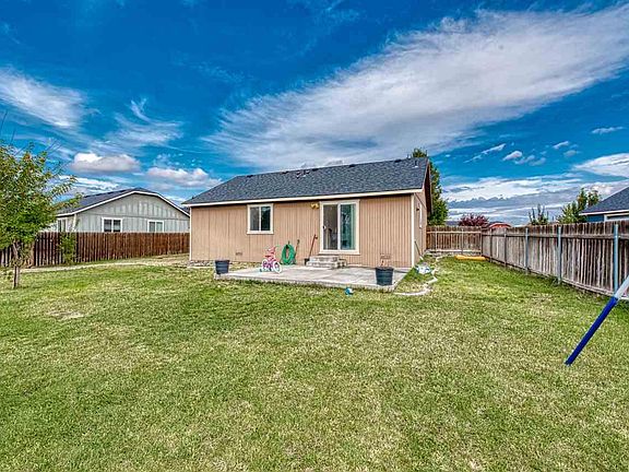 5th image of 3412 Estrella Dr