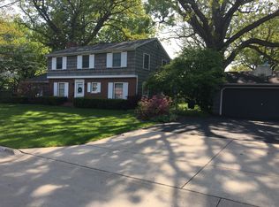 825 37th St, Moline, IL 61265