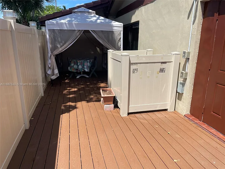 5002 Sheridan St — Photo 16
