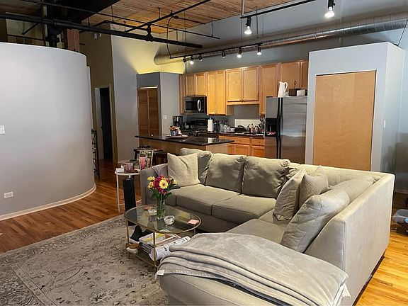 4th image of 1670 N Claremont Ave APT 203