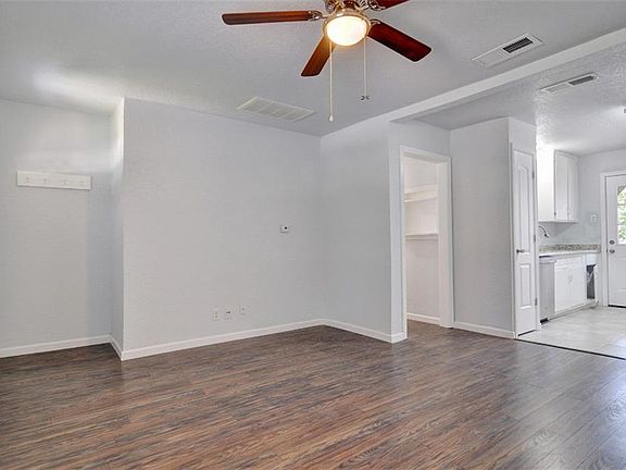 4th image of 5064 Pamela Dr