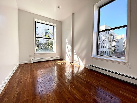 3rd image of 230 W 116th St #B4