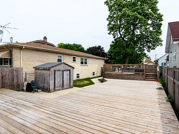 3rd image of 3832 N Odell Ave