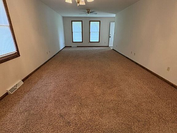 3rd image of 818 Grant St