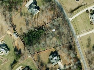 317 Glenrobin Dr, Eden, NC 27288