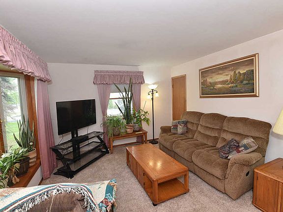 3rd image of 1391 College Ave