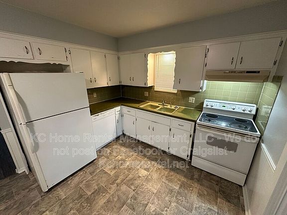 4th image of 1906 E Cedar St