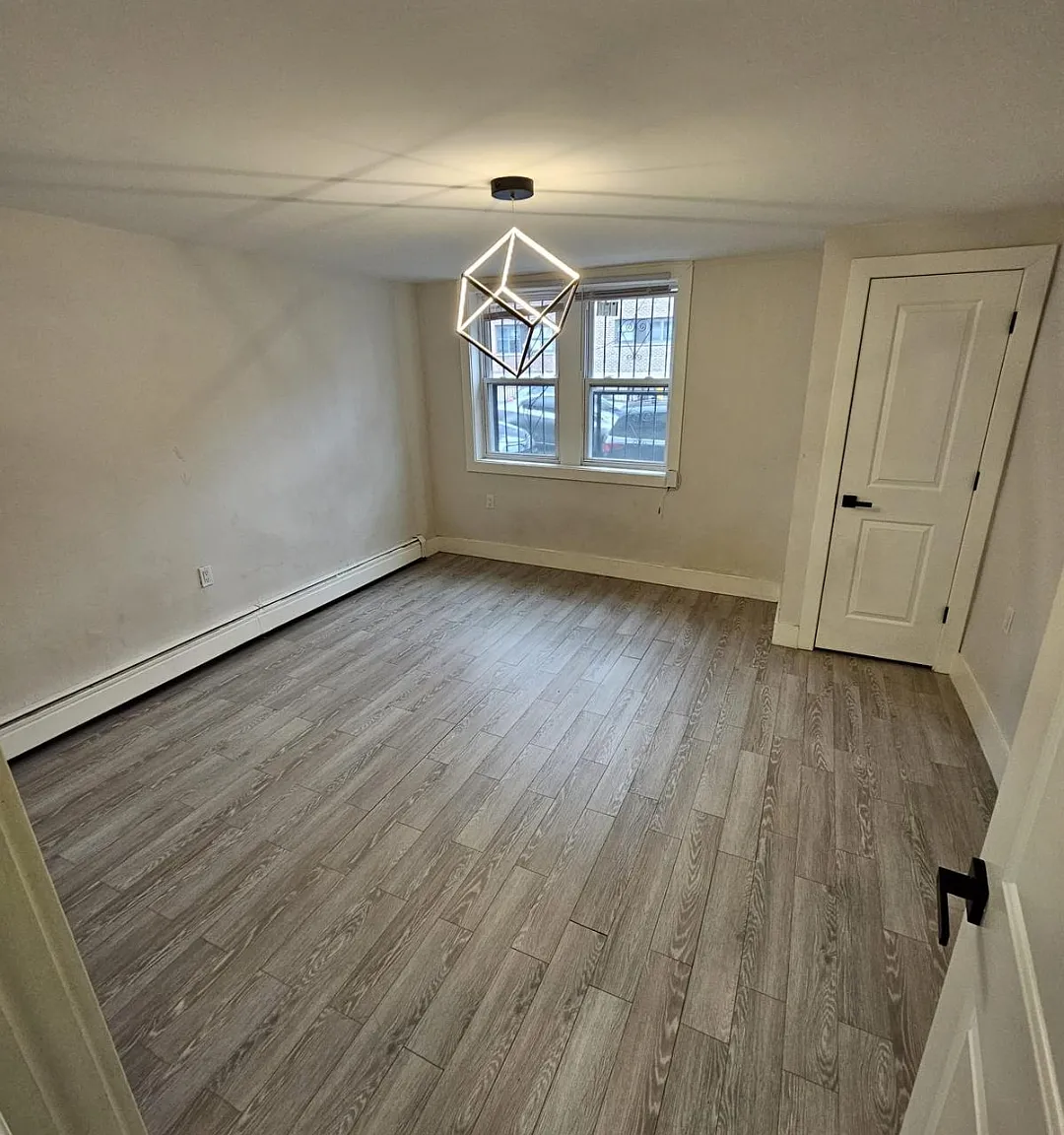 3 bed, 1350 sqft, $2,695 — Photo 1