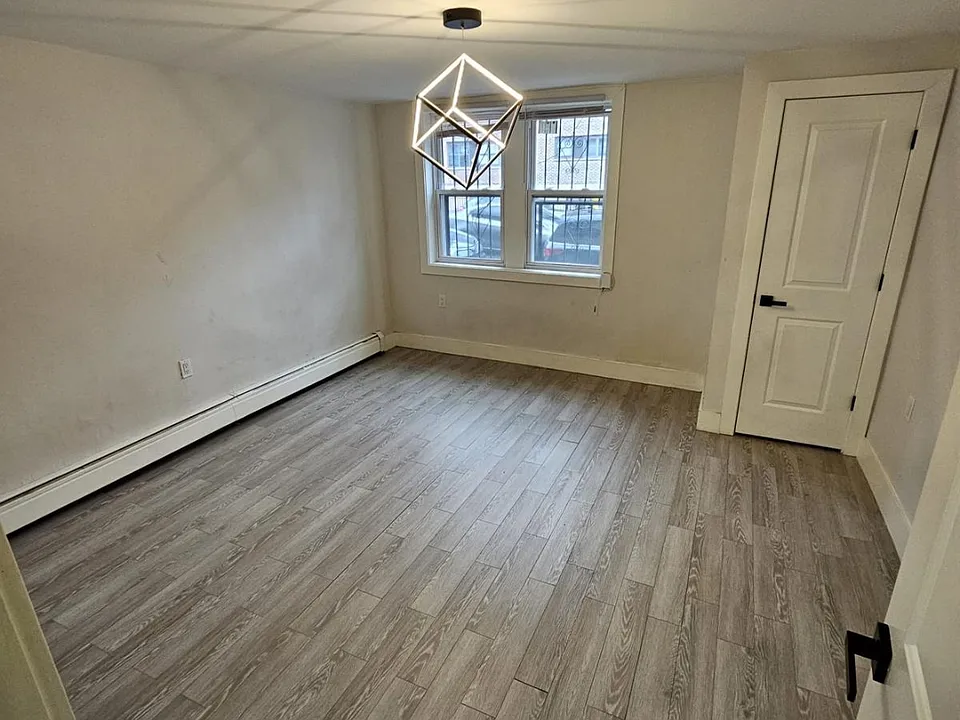 78 Clerk St #22
