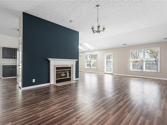 3rd image of 5356 Deer Creek Dr