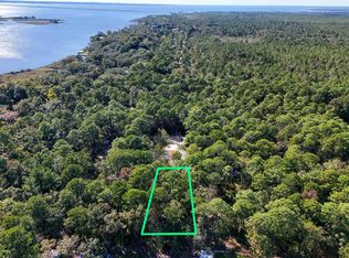 32 Patela St, Freeport, FL 32439
