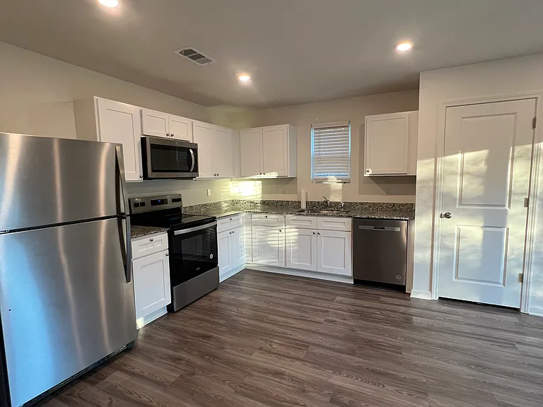 4154 Challenger Blvd — Photo 1
