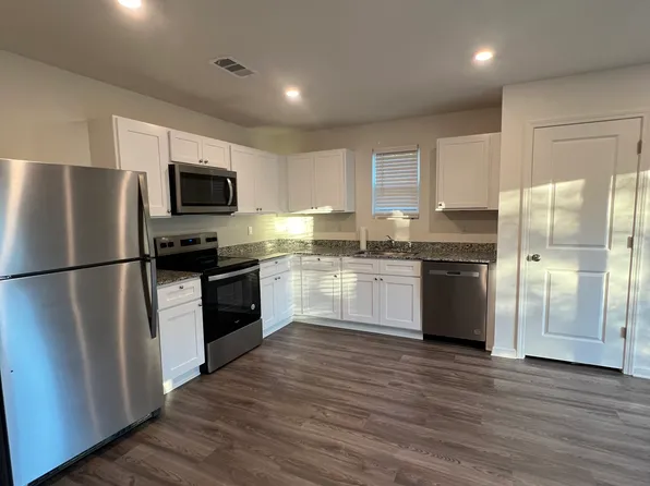 4154 Challenger Blvd, Chipley, FL 32428