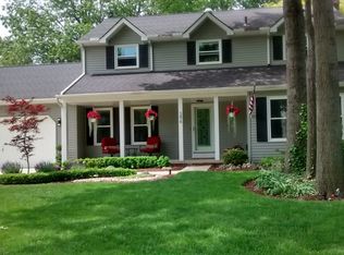 396 Mulberry Ln, Avon Lake, OH 44012