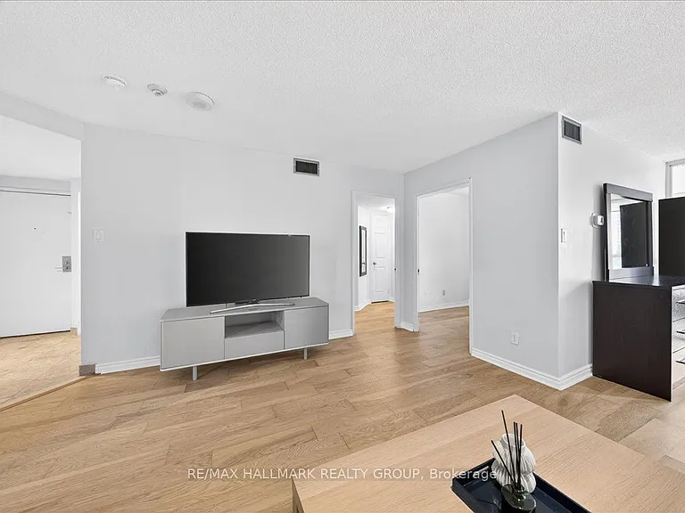 55 Centre Ave #1506 — Photo 8