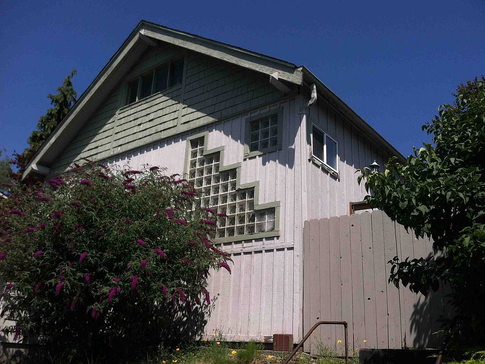2nd image of 1512 NE 82nd St