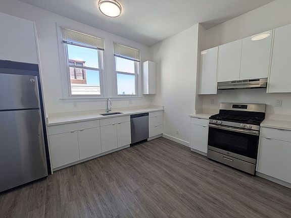 3rd image of 1048-1052 Divisadero St