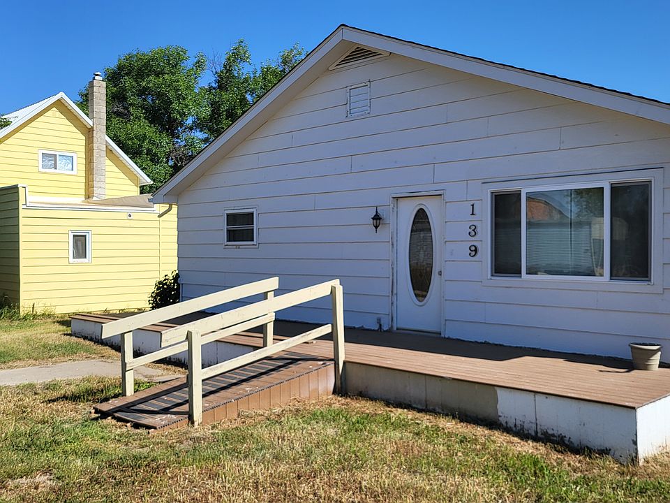 1st image of 139 McNamara Ave