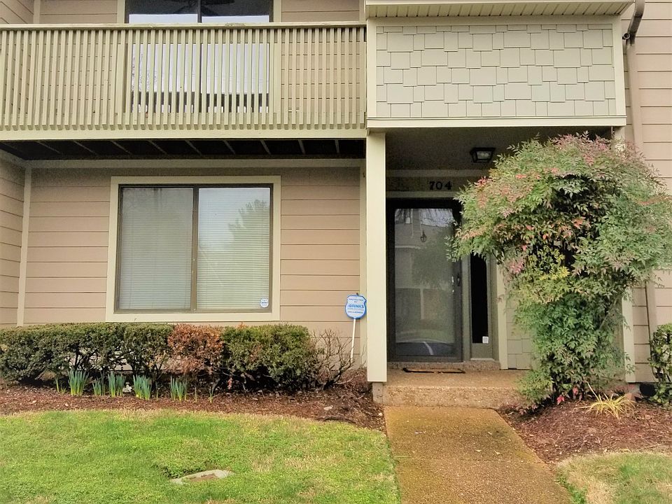 1st image of 704 Barlin Ct