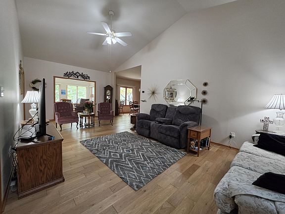 3rd image of 4209 Briarwood Dr