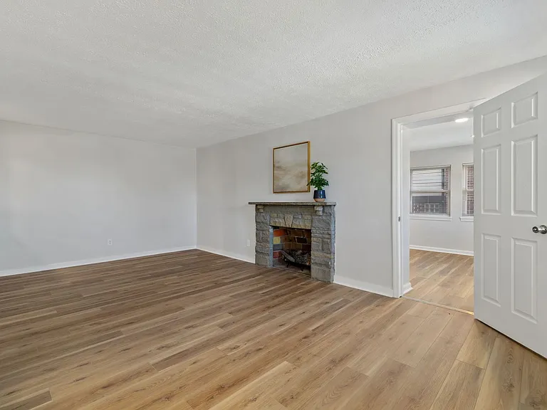 973 Agnew Rd — Photo 5