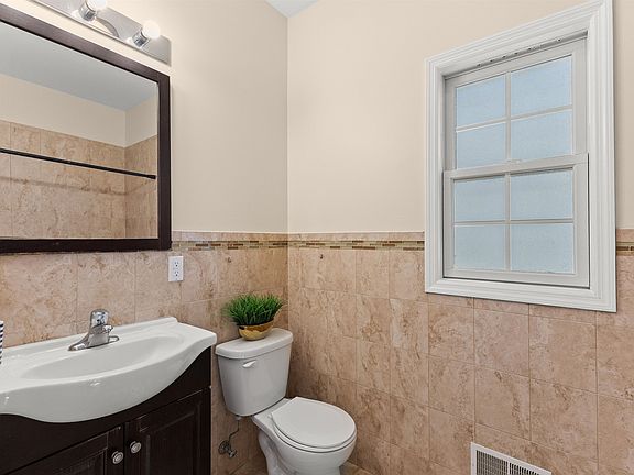 5th image of 23 Reynolds Ave #1-0904