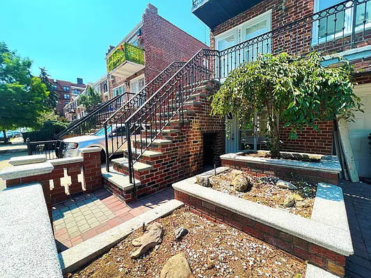 Rented by Corcoran | media 18