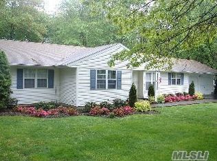 48 Weinmann Blvd, Melville, NY 11747